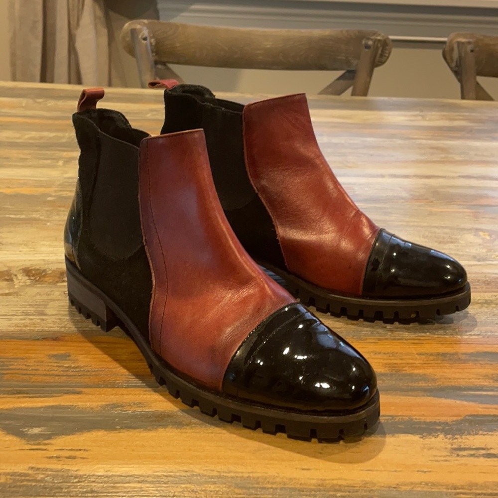 Vitti Love ankle Booties